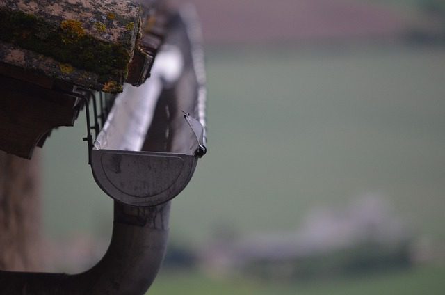 Advantages of aluminum gutters over plastic gutters 