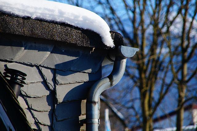 Aluminum gutters and their pros and cons